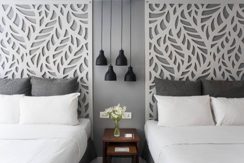 Rochester Hotel Classic บัวโนสไอเรส ภายนอก รูปภาพ