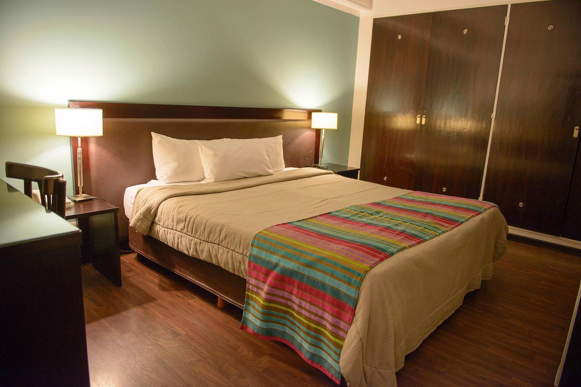 Rochester Hotel Classic บัวโนสไอเรส ภายนอก รูปภาพ